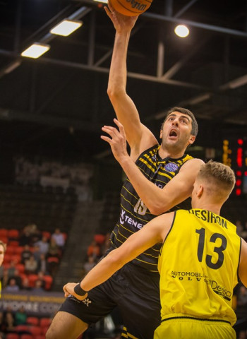Iberostar Tenerife se jugará su pase a cuartos ante el Filou Oostende en el tercer partido (75-69)