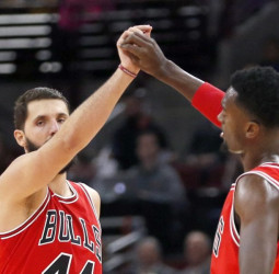 Gran noche española, Marc Gasol y Mirotic suman