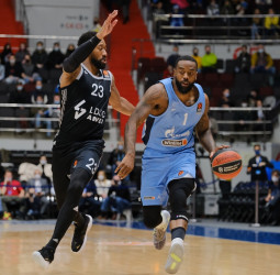 El Zenit mantiene sus esperanzas de playoffs (87-53)