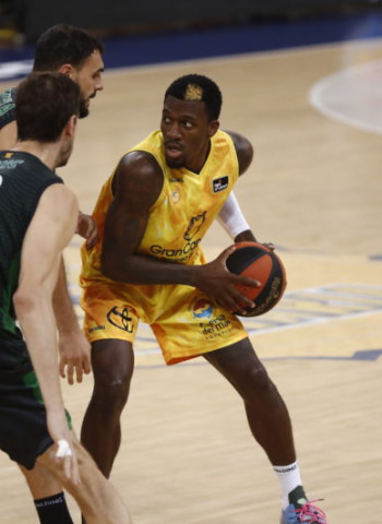 El Gran Canaria despega en el último cuarto (84-71)