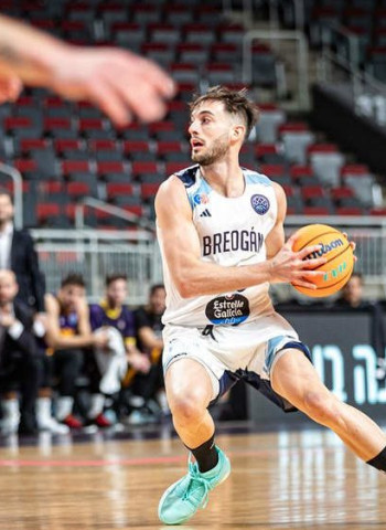 El Río Breogán pelea hasta el final ante el Hapoel Holon, 84-79