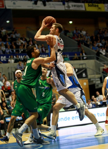 Partizado del Rio Natura Monbus, victoria y salvación matemática (88-67)