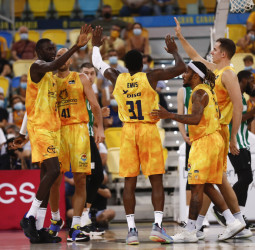 Gran Canaria noquea a Coosur Betis y se consolida en la zona noble (94-70)