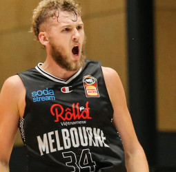 Jock Landale, cerca del Olympiacos