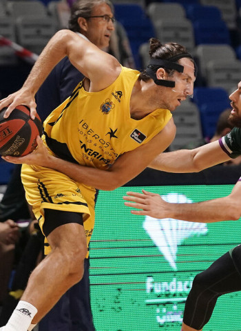 El Iberostar Tenerife corta la racha del Unicaja (79-86)