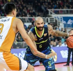 Carlos Boozer, en el punto de mira de los Clippers y los Heat