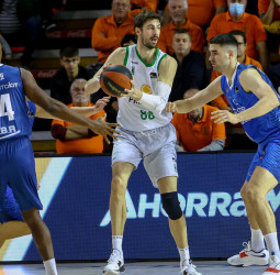 La Penya se impone en Fuenlabrada al son de Tomic y Feliz (81-85)