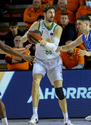 La Penya se impone en Fuenlabrada al son de Tomic y Feliz (81-85)