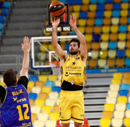 El Iberostar Tenerife reacciona y gana en Gran Canaria al Herbalife (84-86)