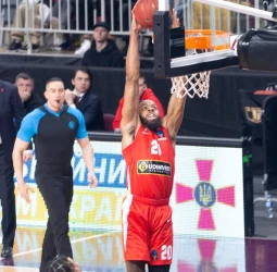 Prometey arrolla a Promitheas y pasa a semifinales, 80-57