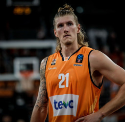 Dylan Osetkowski, pieza interior para el ASVEL Villeurbanne