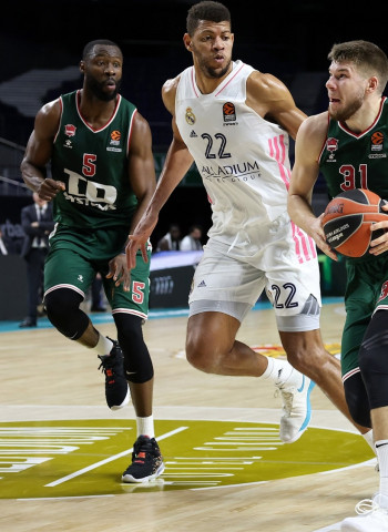TD Systems Baskonia conquista el WiZink Center (64-84)