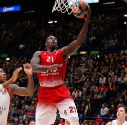 El Armani Milán se mostró muy superior al Anadolu Efes (105-92)