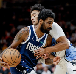 Sin Doncic ni Klay, no pasa nada, tenemos a Kyrie, 119-129
