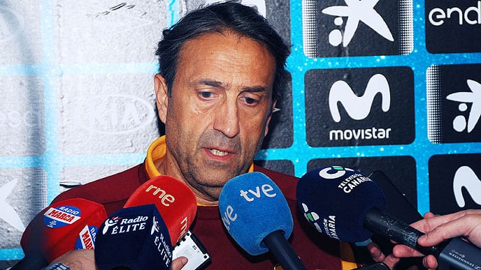 Casimiro: "Hay que olvidar todo lo que nos rodea y hacer nuestro trabajo"