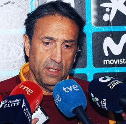 Casimiro: "Hay que olvidar todo lo que nos rodea y hacer nuestro trabajo"