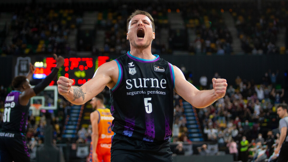 El Surne Bilbao gana tranquilidad frenando al Valencia Basket (84-78)