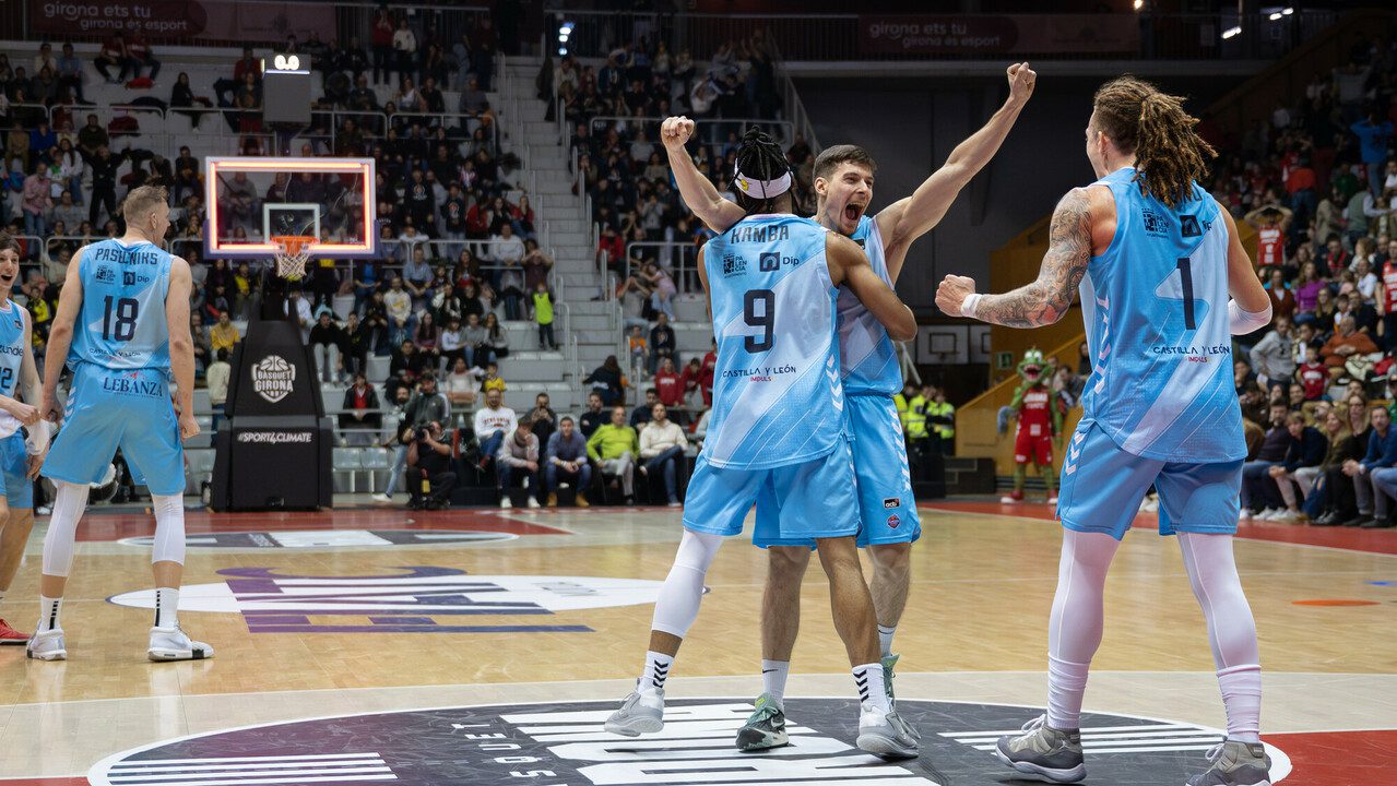 El Zunder Palencia se estrena a domicilio, 84-86