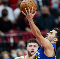 Campazzo comanda a los Nuggets (115-120) [2-1]