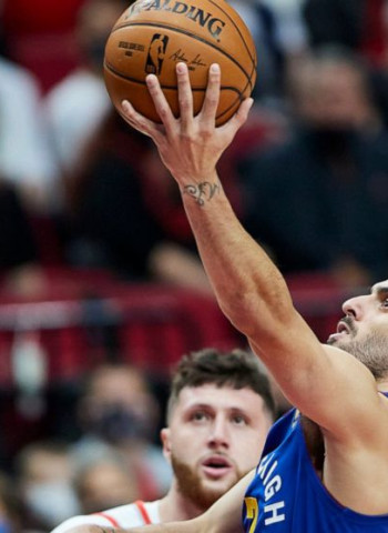Campazzo comanda a los Nuggets (115-120) [2-1]