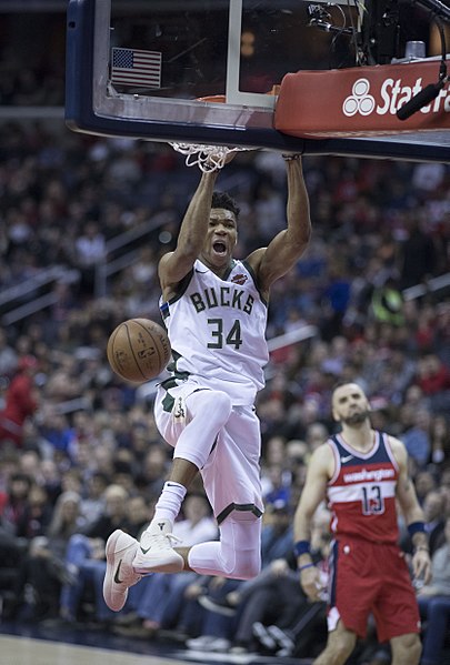 Giannis Antetokounmpo, el líder dentro y fuera de la cancha de unos Bucks que se reenganchan a Finales NBA 2021