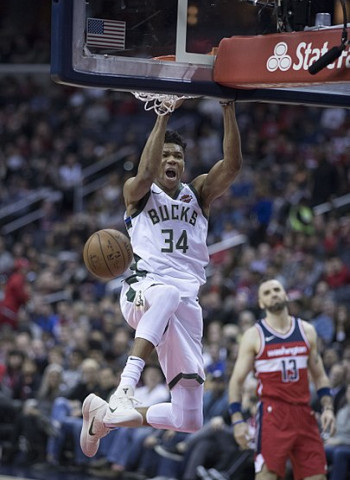 Giannis Antetokounmpo, el líder dentro y fuera de la cancha de unos Bucks que se reenganchan a Finales NBA 2021