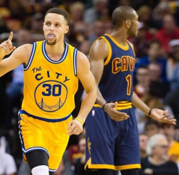 Stephen Curry y los Golden St. Warriors siguen siendo la camiseta y el merchandising de equipo más populares de la NBA