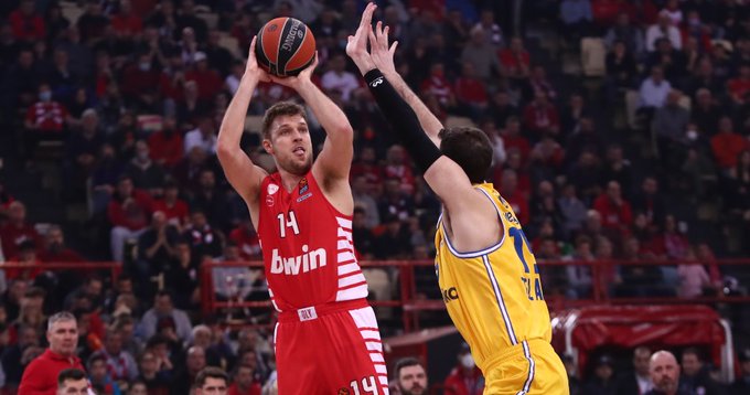 El Olympiacos, un paso por delante del Maccabi, 95-89