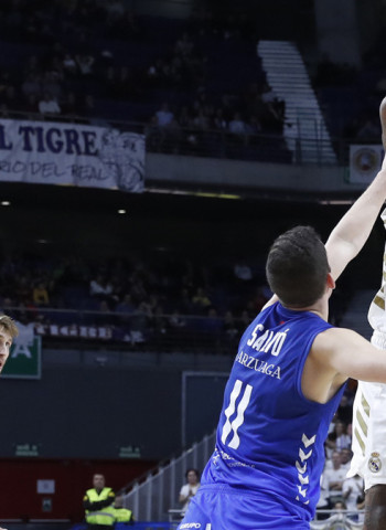 El Real Madrid vuelve a exhibirse en ataque para seguir líder (104-93)