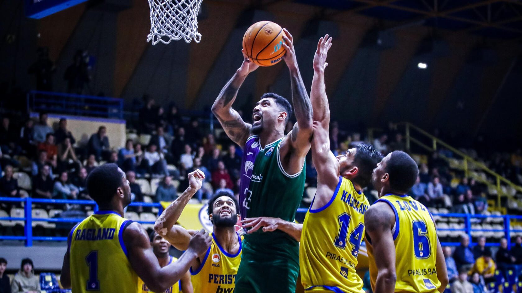 El Unicaja cae en los últimos segundos en Grecia, 76-73