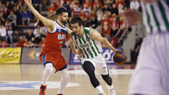 El Fenerbahce negocia la vuelta de Kenan Sipahi
