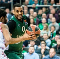 Brandon Davies llega a un acuerdo con el Barcelona