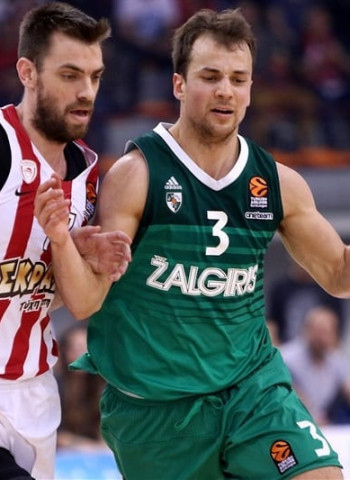 Principio de acuerdo entre Kevin Pangos y el Barcelona