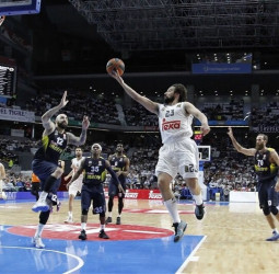 Llull: "Somos el Real Madrid, aquí no se ponen excusas, aquí se trabaja"