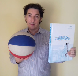"El Gran Libro del Obradoiro" lanza su segunda edición tras agotar la primera
