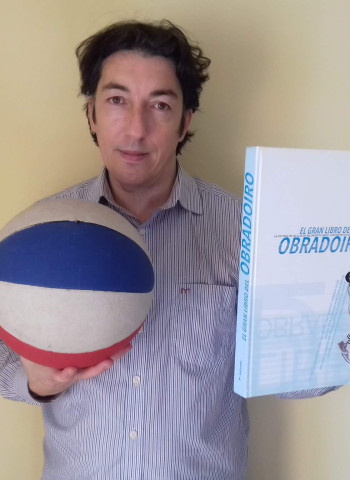 "El Gran Libro del Obradoiro" lanza su segunda edición tras agotar la primera