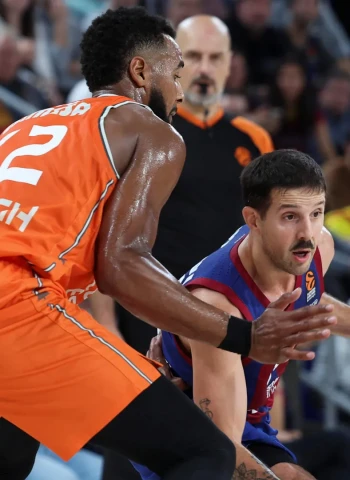 El Barça sabe sufrir y derrota a un rocoso Valencia (74-70)