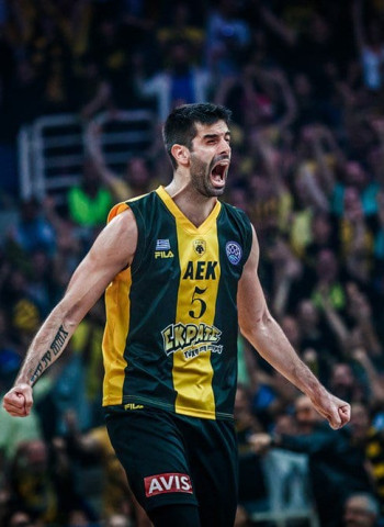 El AEK Atenas conquista la Basketball Champions League (94-100)