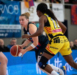 Una gran actuación coral del Barça CBS derrota a Spar Girona (70-67)