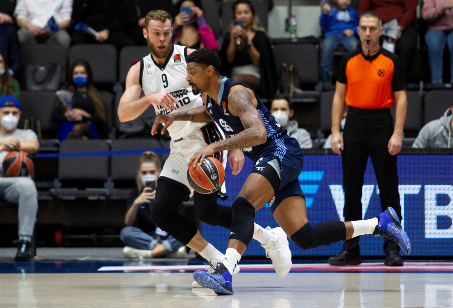 Fenerbahce y la Virtus Bolonia se fijan en Jordan Mickey