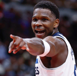 La noche NBA: Los Bucks rompen su mala racha y Edwards domina