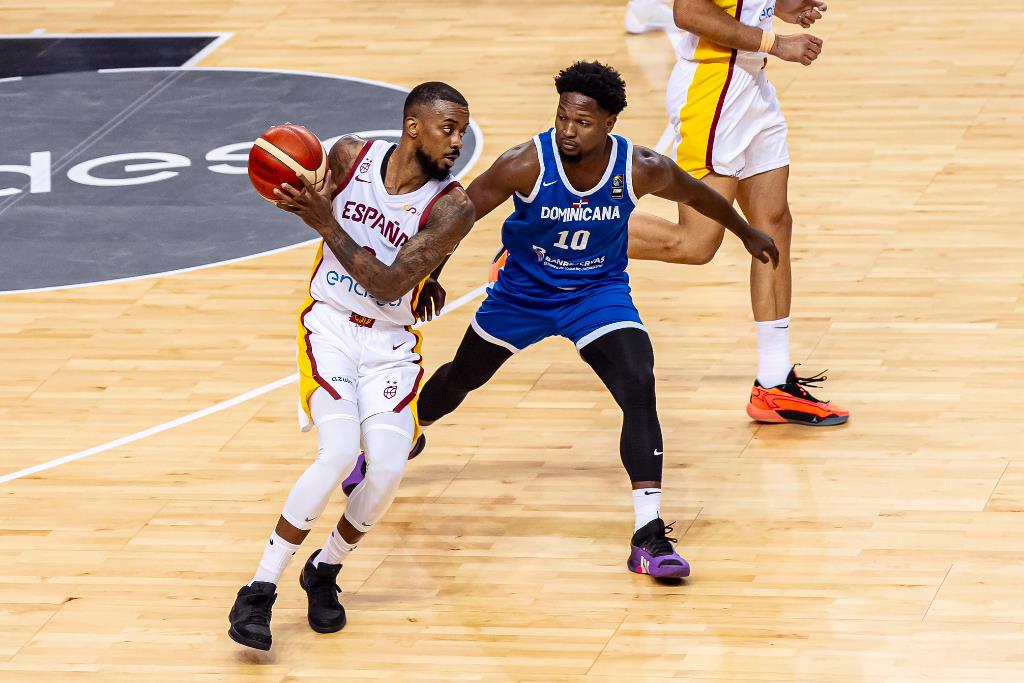 España pone rumbo a Valencia con las mejores sensaciones, 84-74
