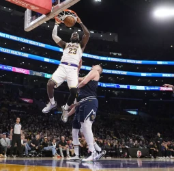 Los Lakers evitan la barrida, 119-108 [3-1]