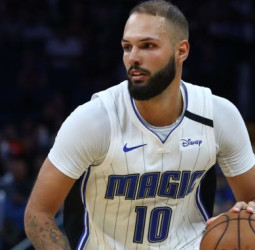 Los Sixers se fijan en Evan Fournier