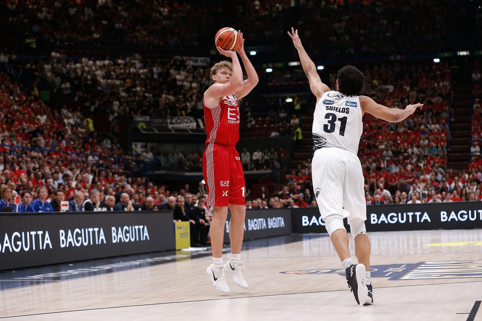 Un tapón de Goudelock adelanta al Milán en la final (3-2)