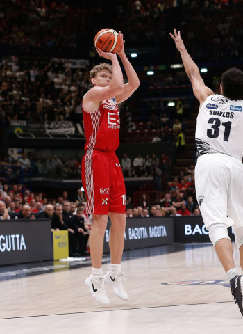 Un tapón de Goudelock adelanta al Milán en la final (3-2)