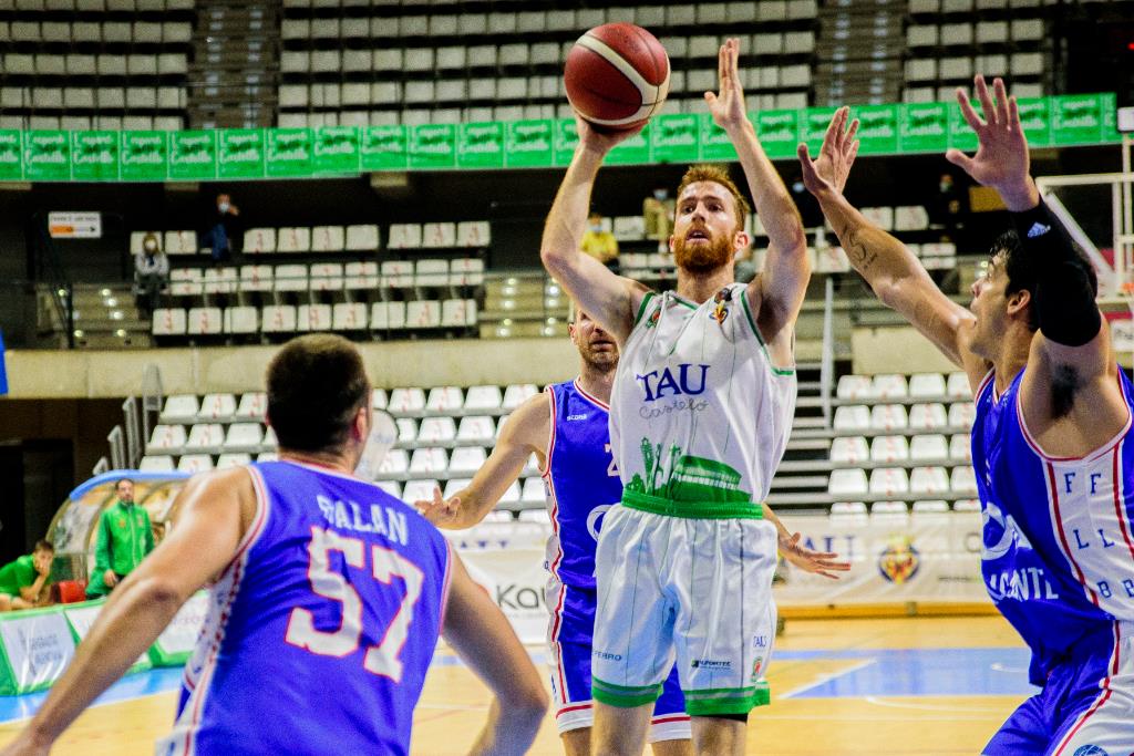 Leche Río Breogán regresa a lo grande mientras HLA Alicante reafirma su dominio