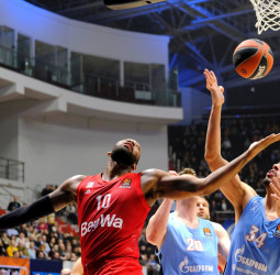 Monroe se lleva por delante al Zenit (68-77)