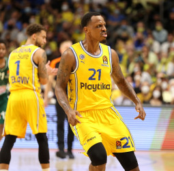 El Maccabi sostiene el empuje final del Panathinaikos (77-73)