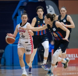 Una mala primera parte condena al Barça CBS ante Ensino (56-66)